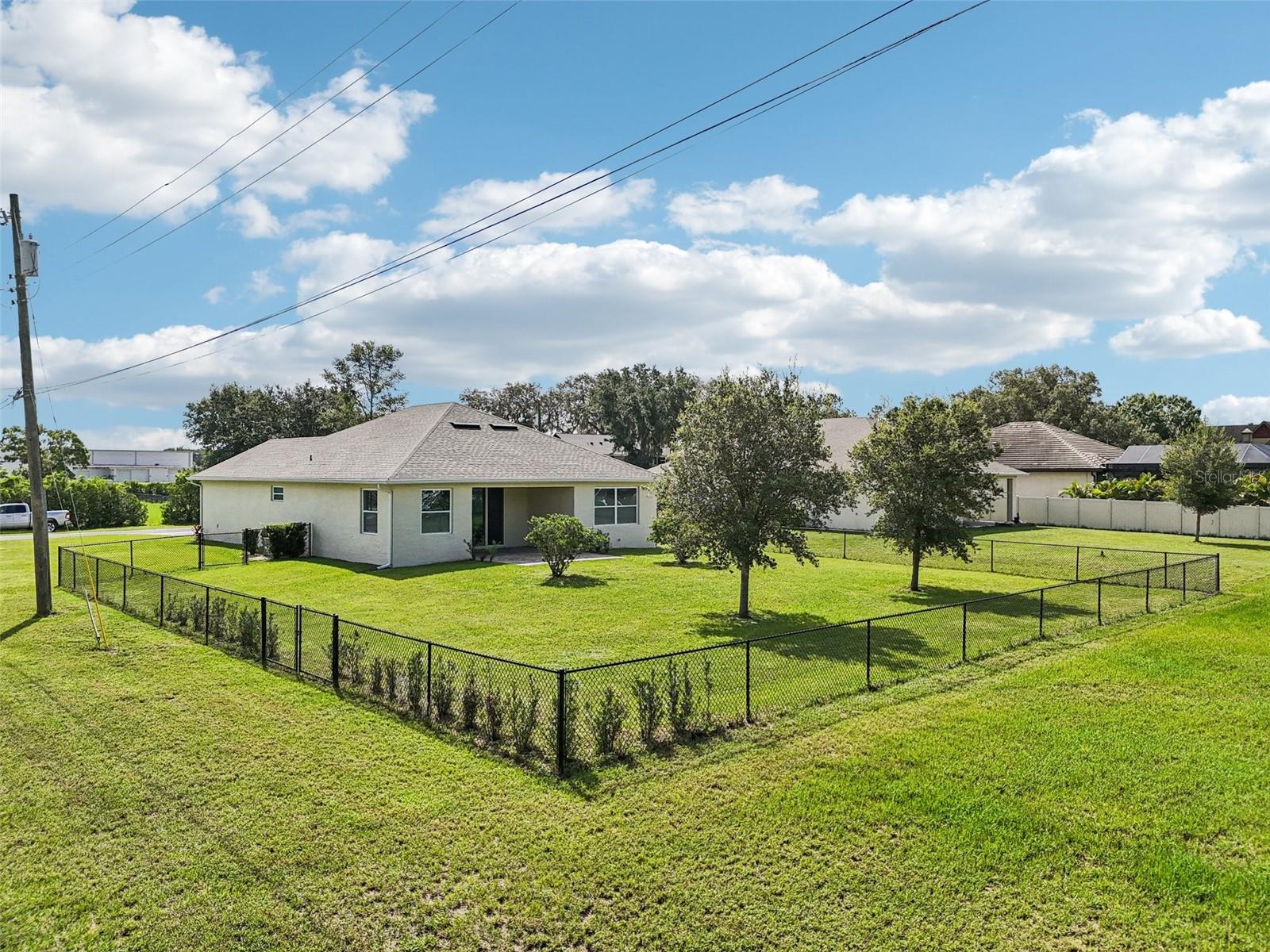 HOWEY PALM GARDENS - Residential