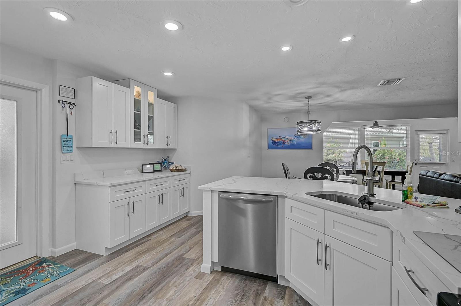 CRESCENT ARMS - Residential