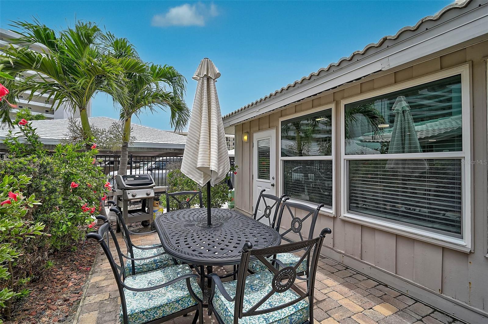 CRESCENT ARMS - Residential