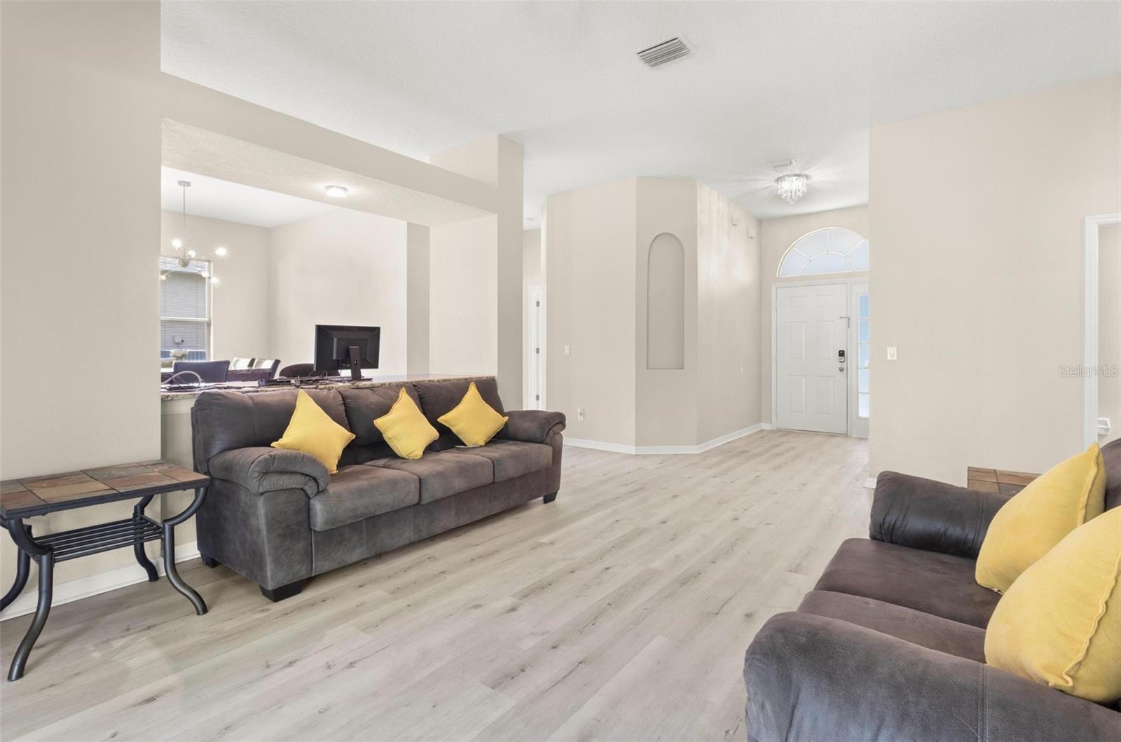 BLOOMINGDALE VILLAGE PH I SUB - Residential