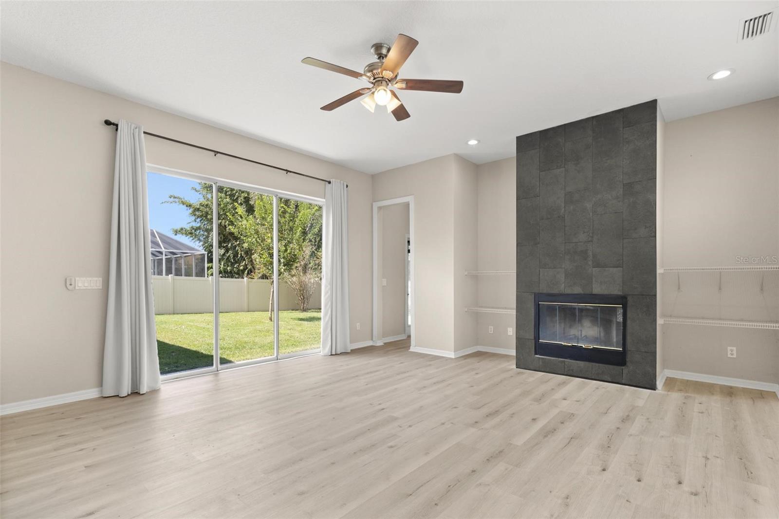 BLOOMINGDALE VILLAGE PH I SUB - Residential