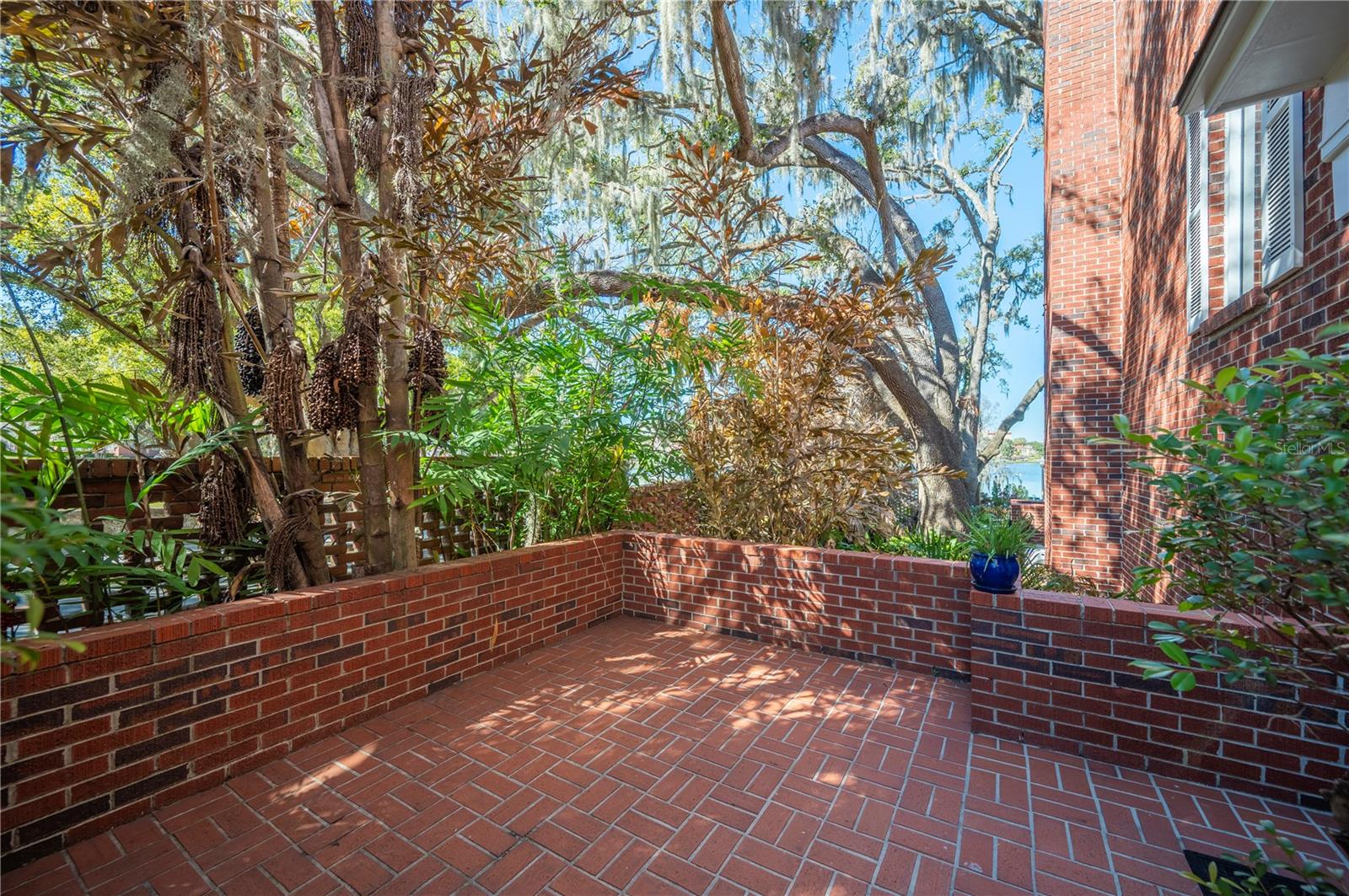 DIXIELAND REV - Residential