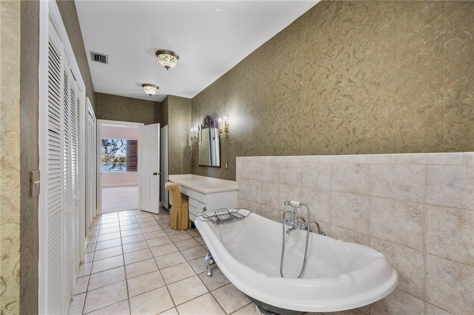 DIXIELAND REV - Residential