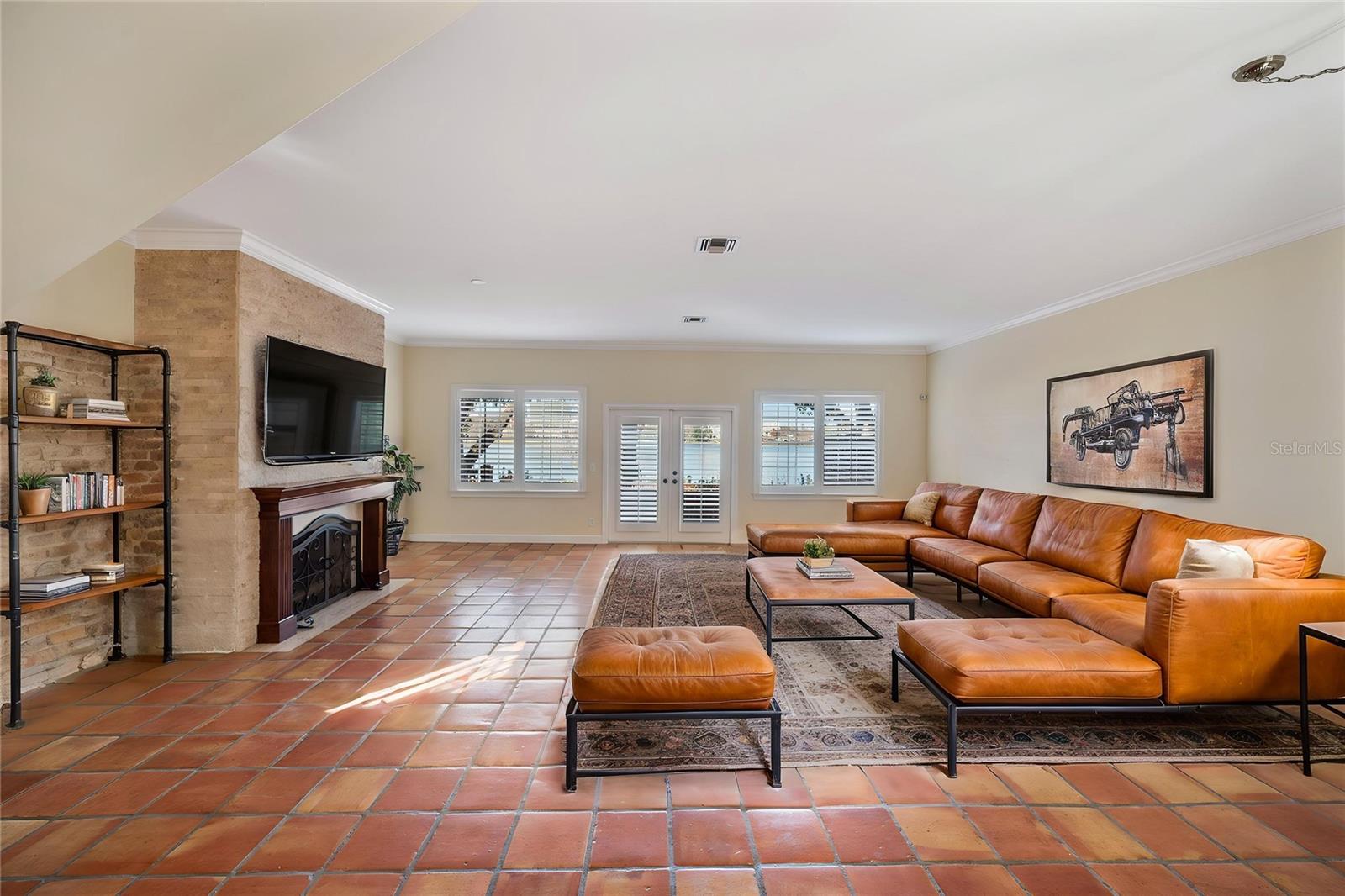 DIXIELAND REV - Residential