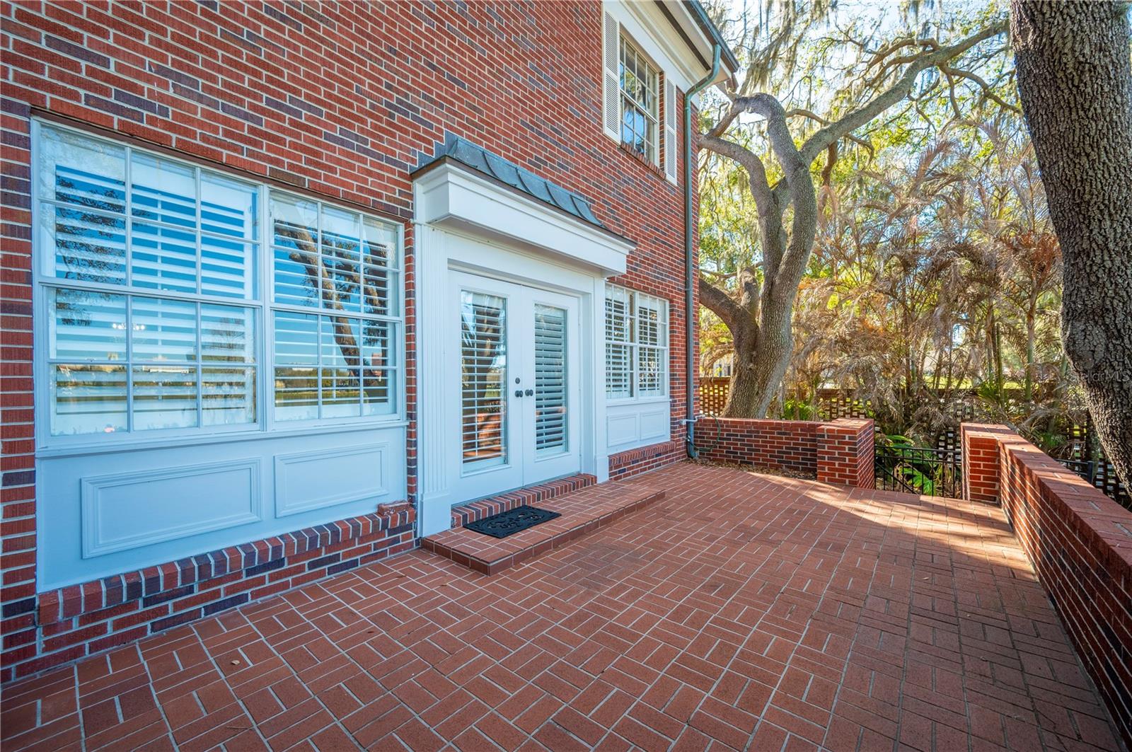 DIXIELAND REV - Residential