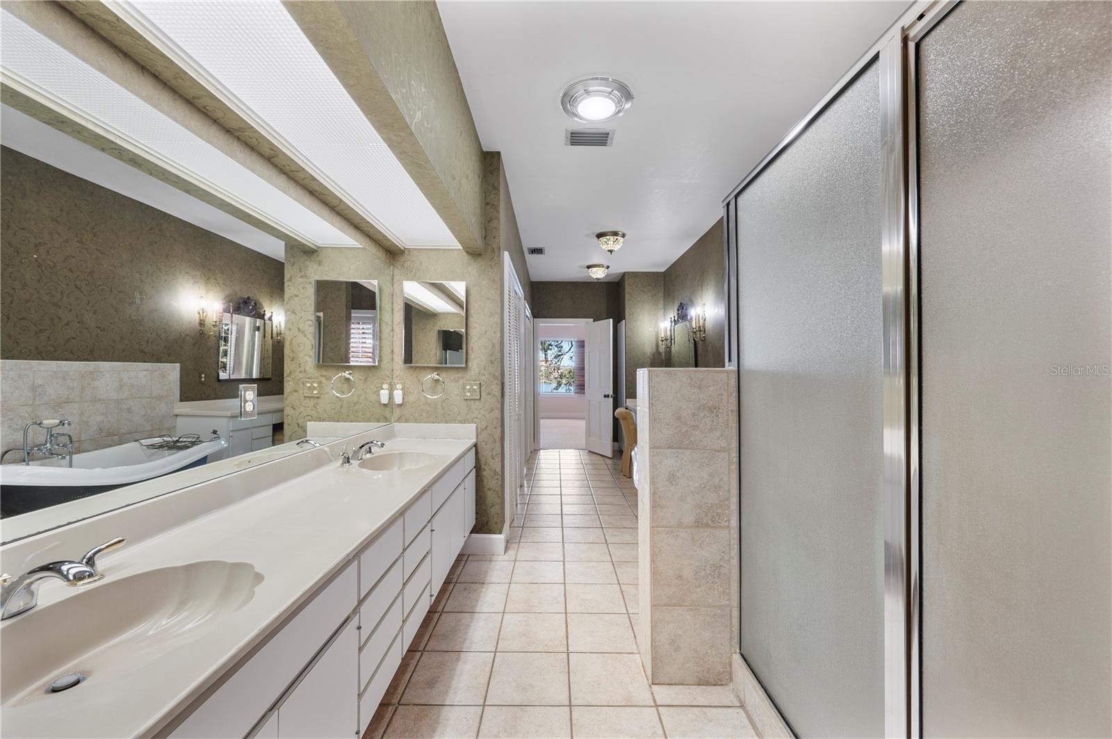 DIXIELAND REV - Residential