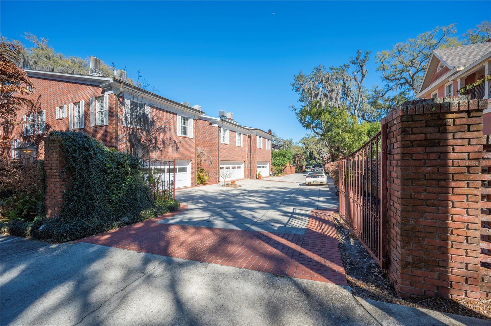 DIXIELAND REV - Residential