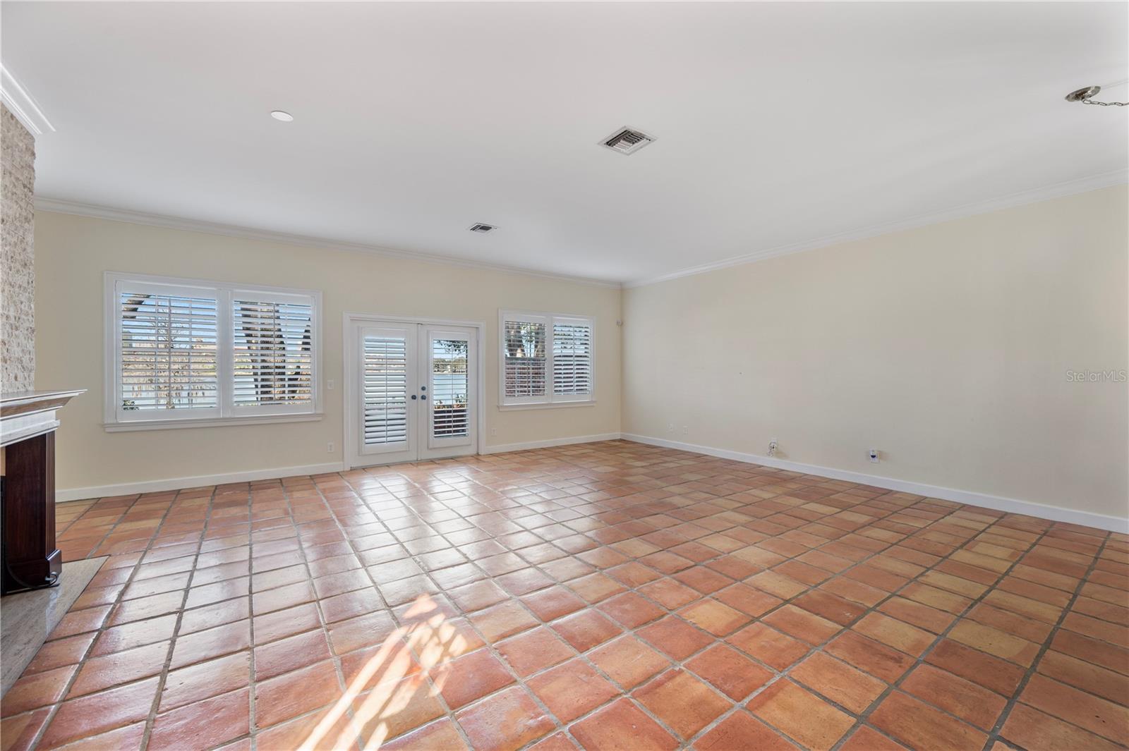 DIXIELAND REV - Residential