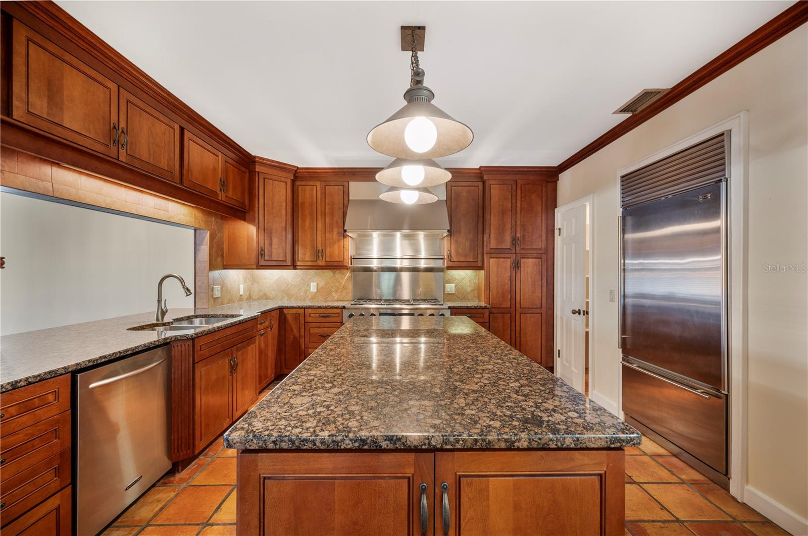 DIXIELAND REV - Residential