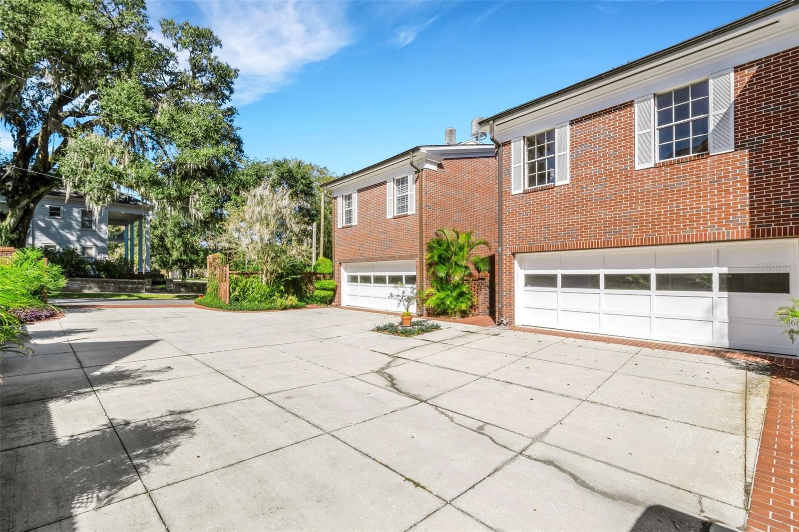 DIXIELAND REV - Residential