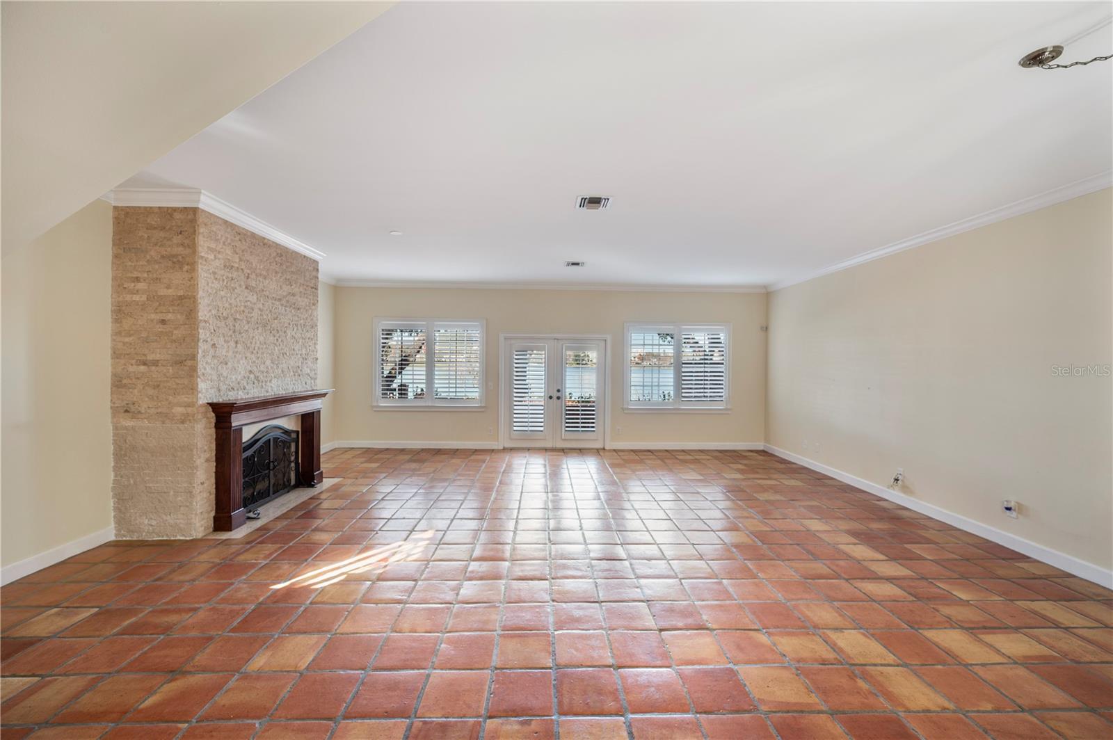 DIXIELAND REV - Residential