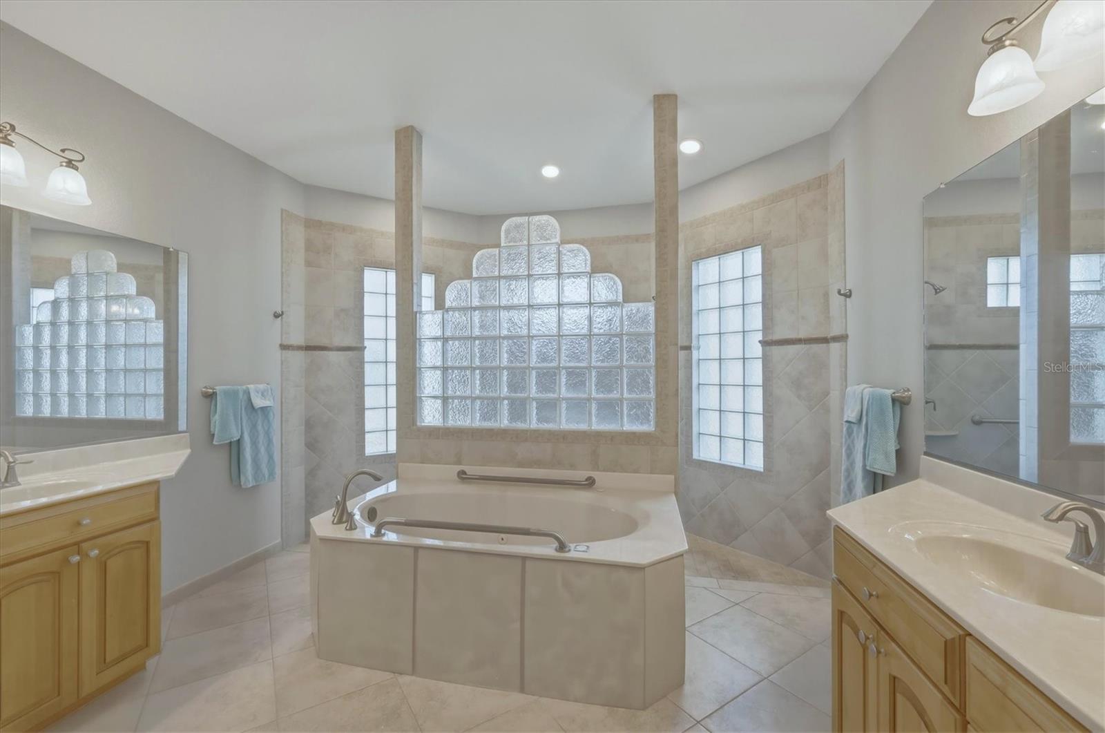 STONECASTLE AT SOUTHWOOD - Residential