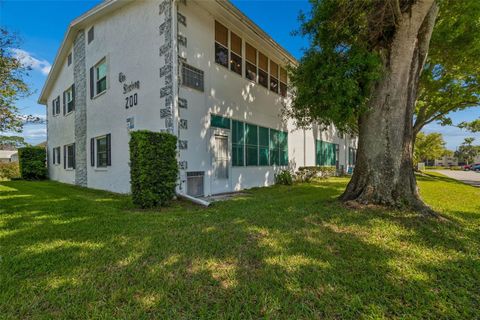Photo of 200 Glennes Lane #112, Dunedin, FL 34698 (MLS # TB8500993)