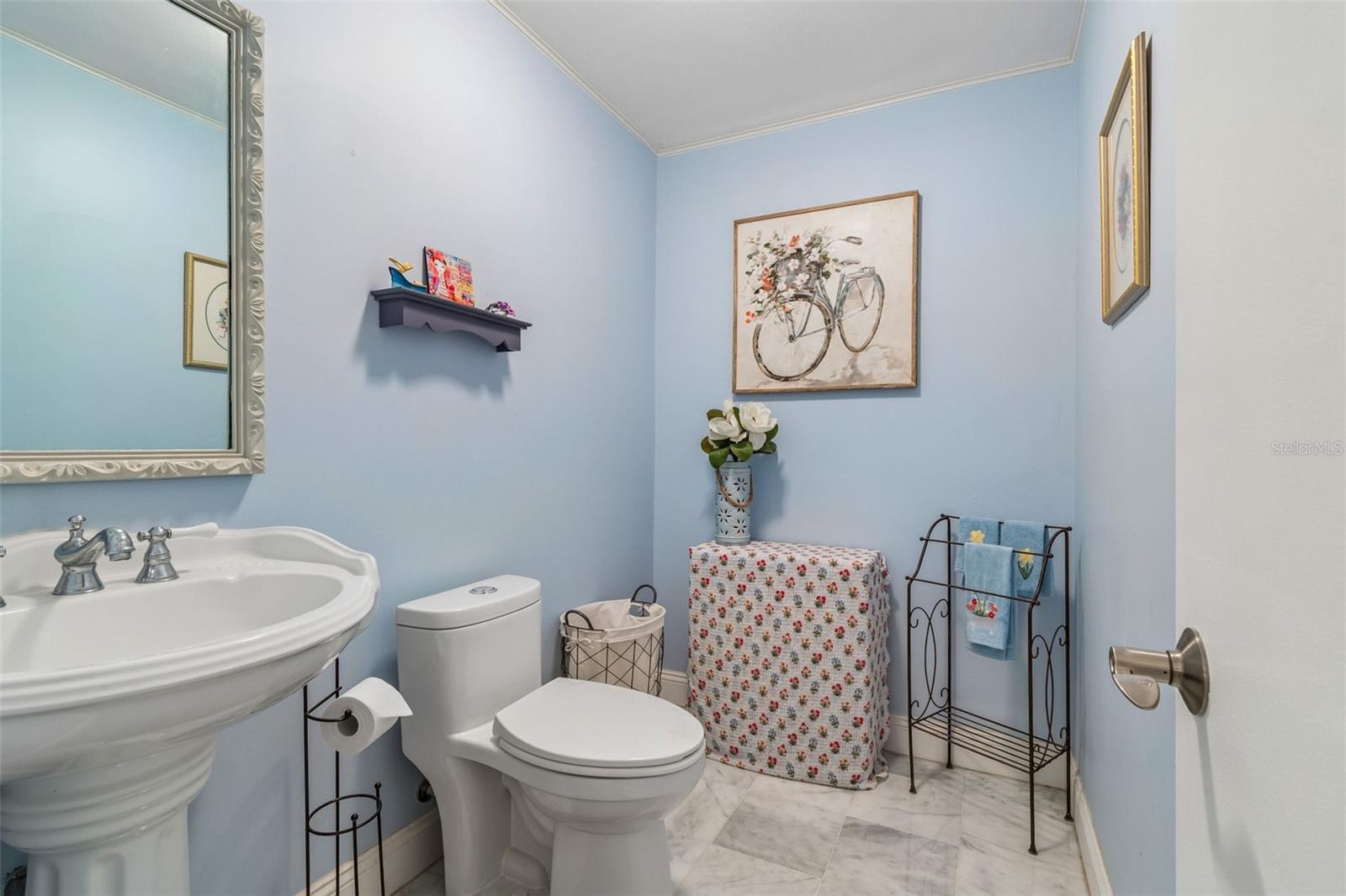 DOUGLAS ARMS - Residential