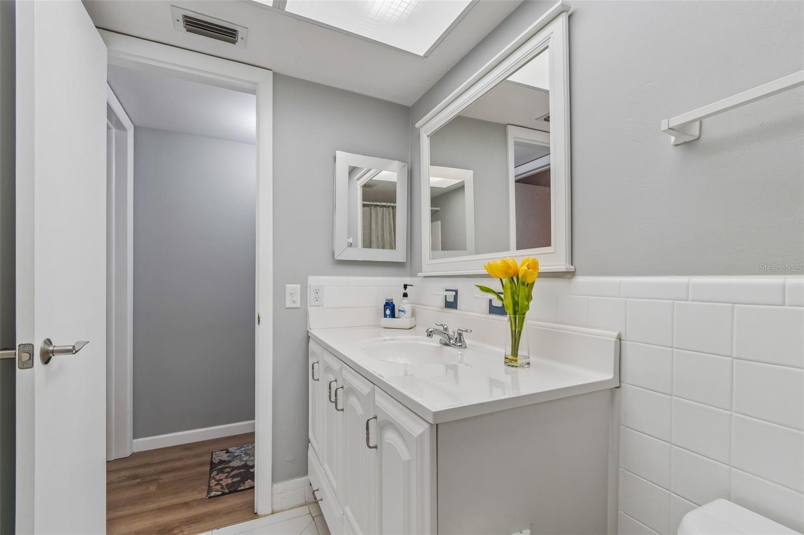 DOUGLAS ARMS - Residential