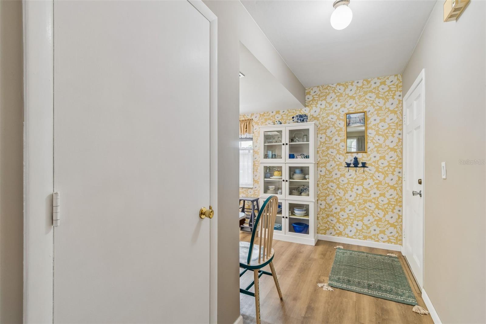 DOUGLAS ARMS - Residential