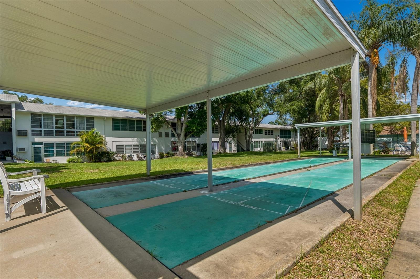 DOUGLAS ARMS - Residential