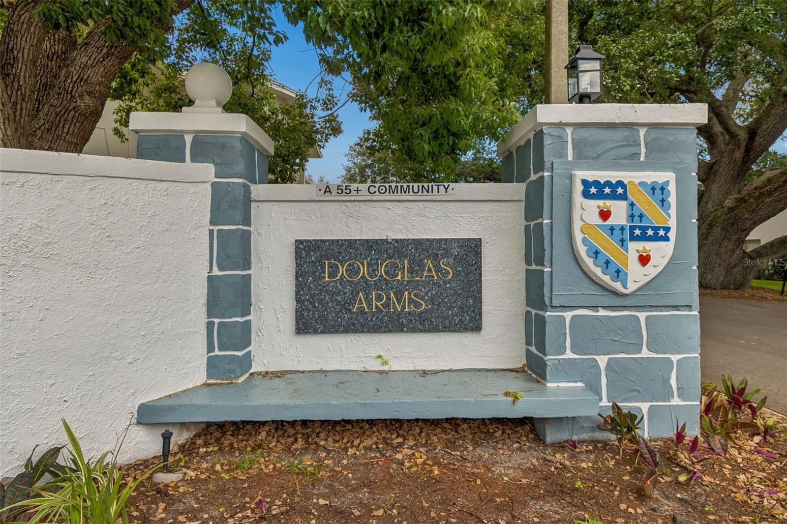 DOUGLAS ARMS - Residential