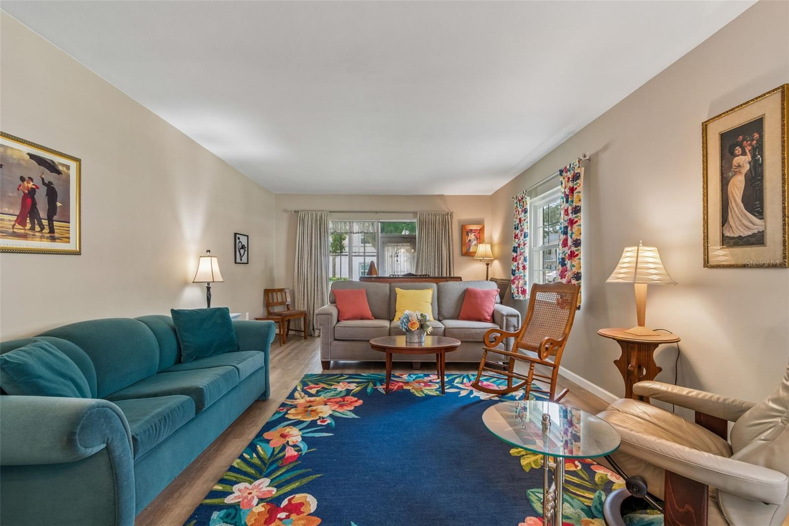 DOUGLAS ARMS - Residential