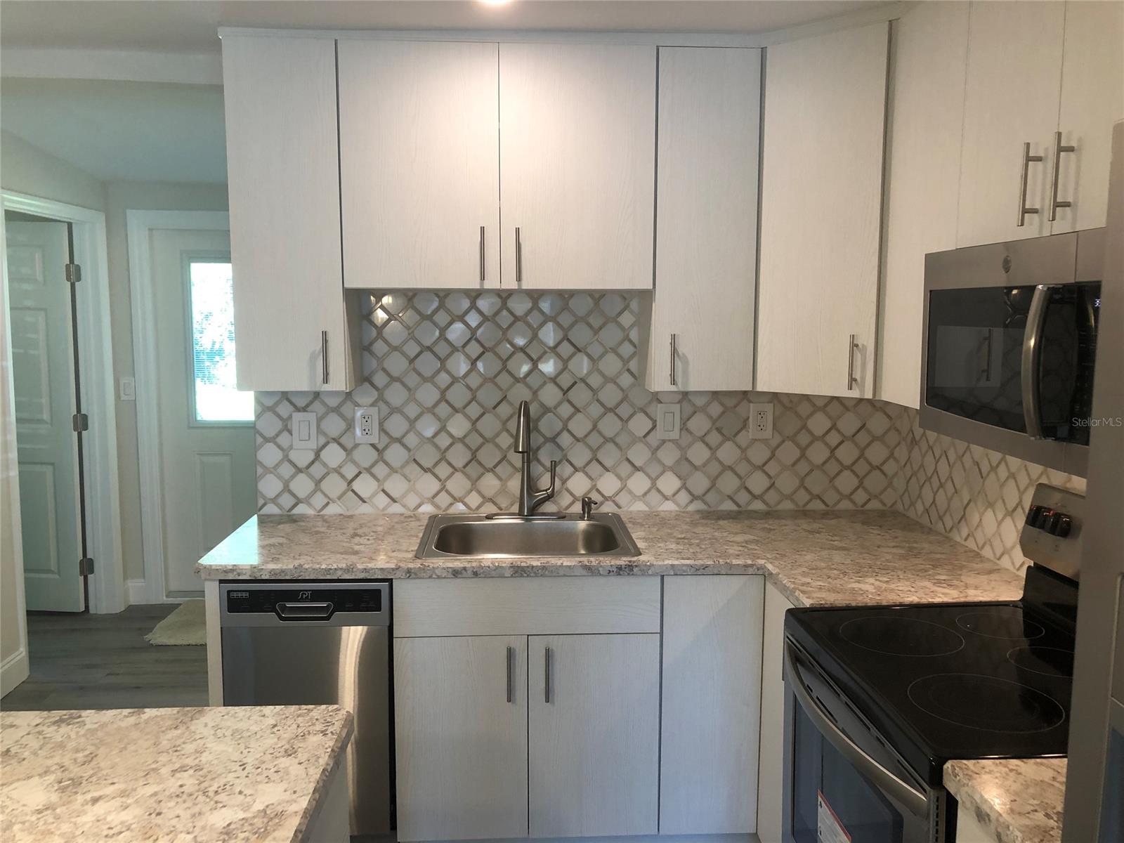 Sheldons New Smyrna - Residential Lease