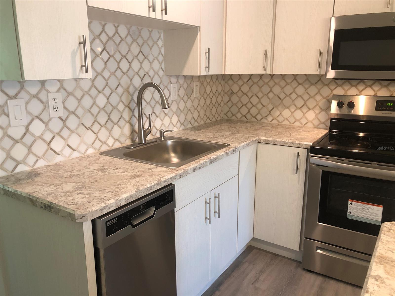 Sheldons New Smyrna - Residential Lease