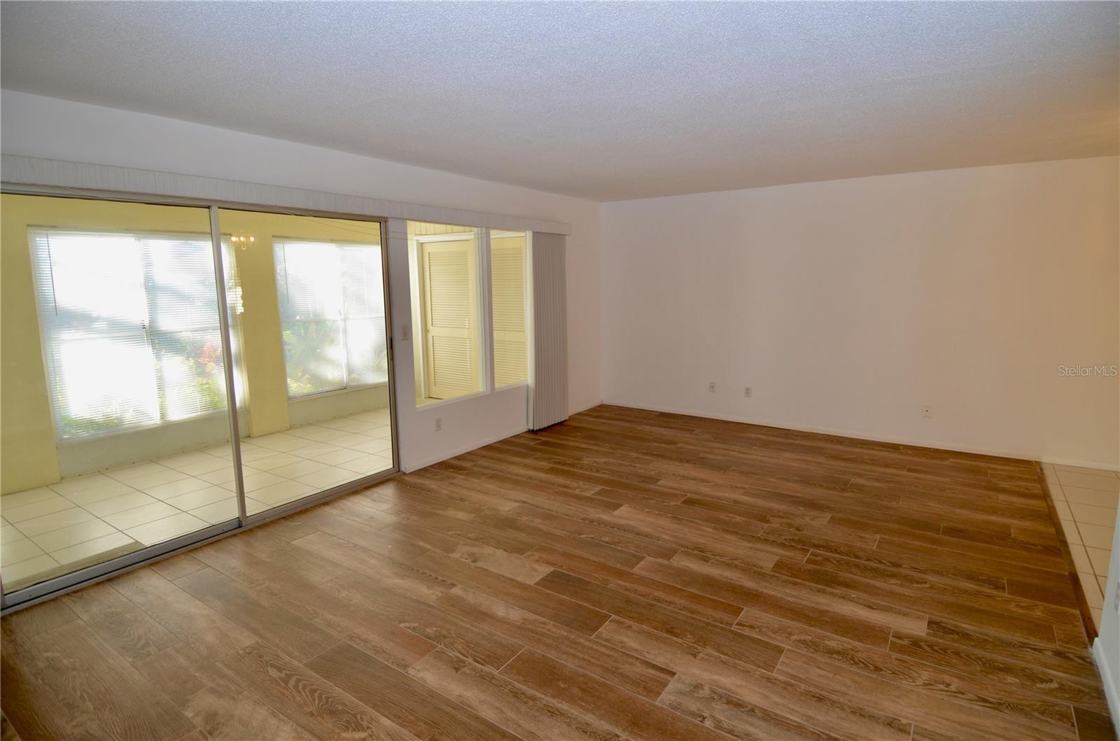 VILLAGE PLAZA SEC 1 - Residential