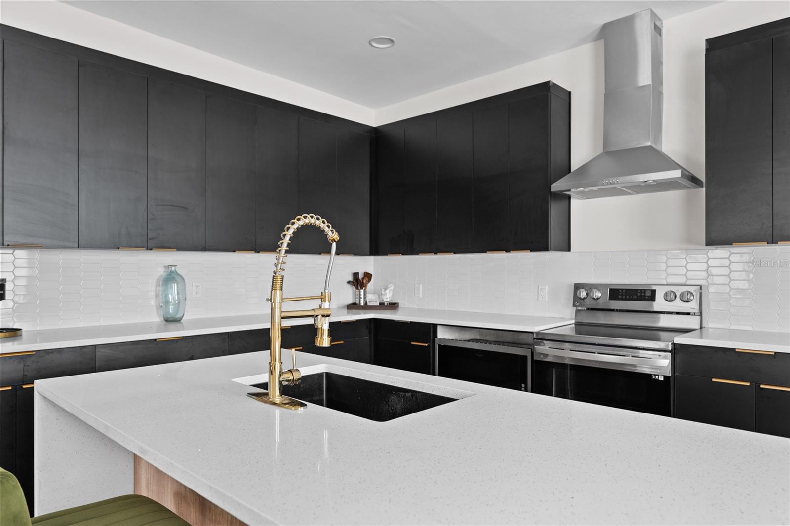 HARBORDALE SUB - Residential Lease