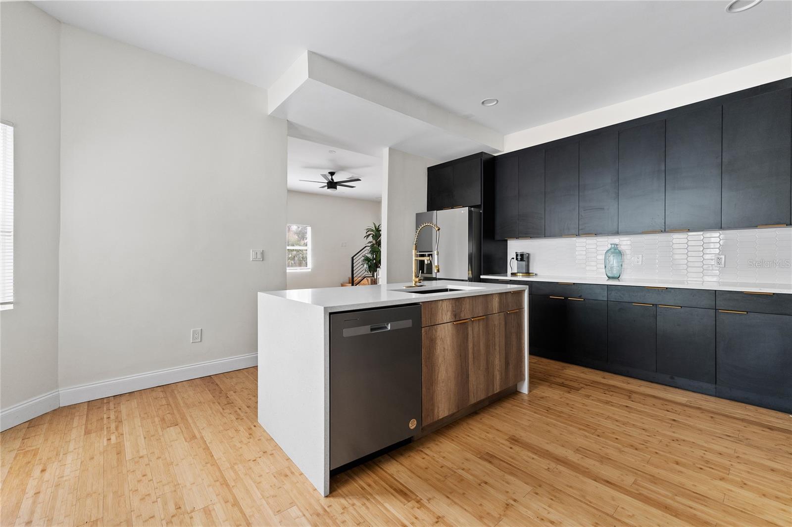 HARBORDALE SUB - Residential Lease