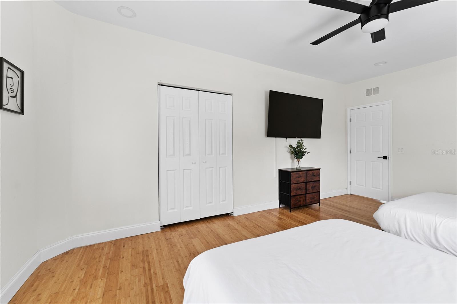 HARBORDALE SUB - Residential Lease