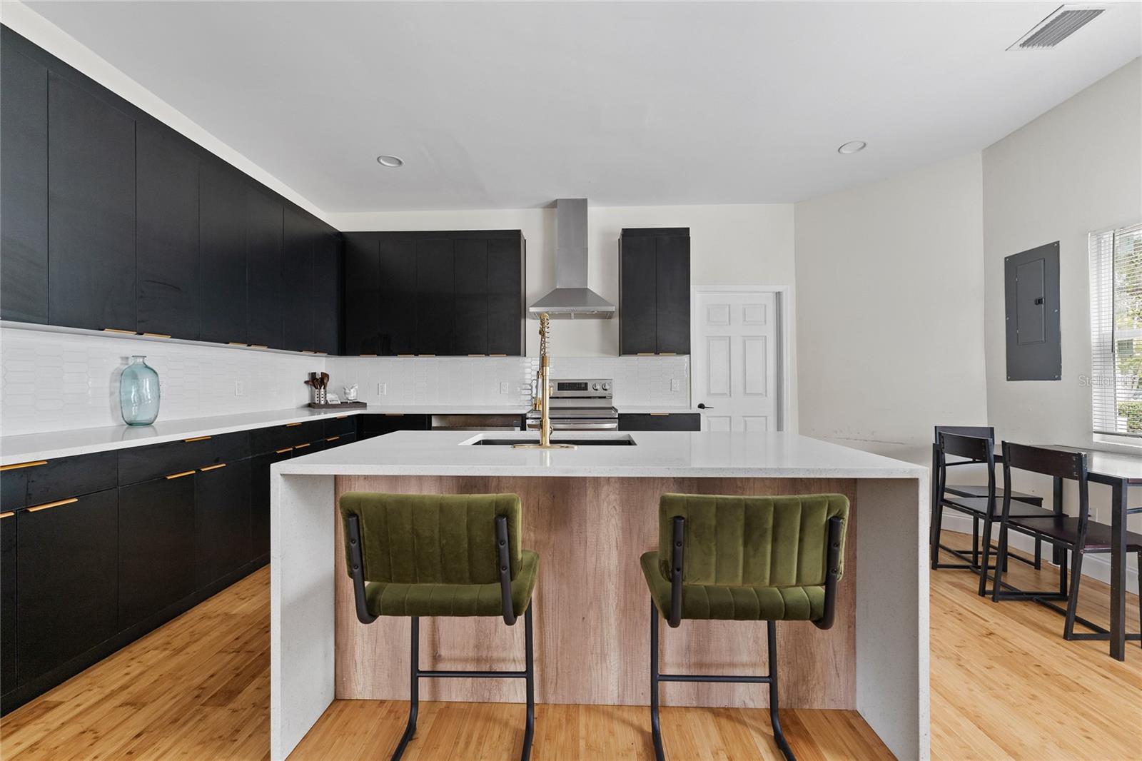 HARBORDALE SUB - Residential Lease