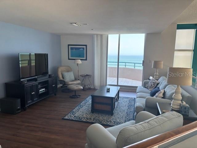 ULTIMAR ONE CONDO - Residential