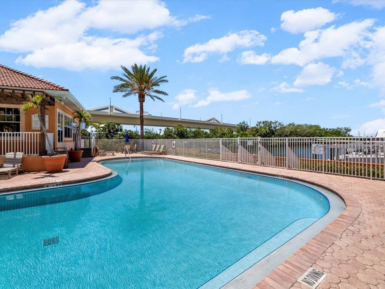 CULBREATH KEY BAYSIDE CONDOMIN - Residential