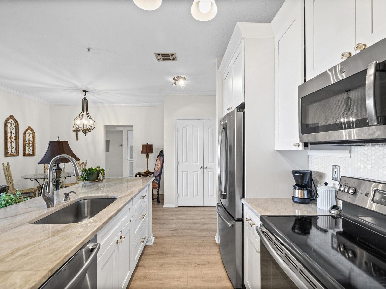 CULBREATH KEY BAYSIDE CONDOMIN - Residential