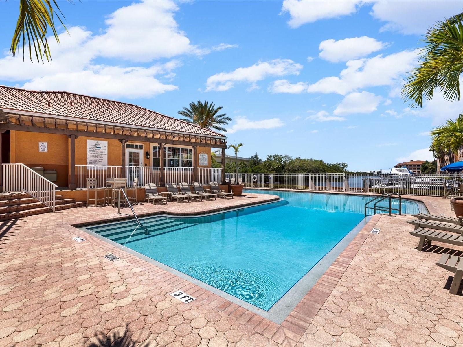 CULBREATH KEY BAYSIDE CONDOMIN - Residential