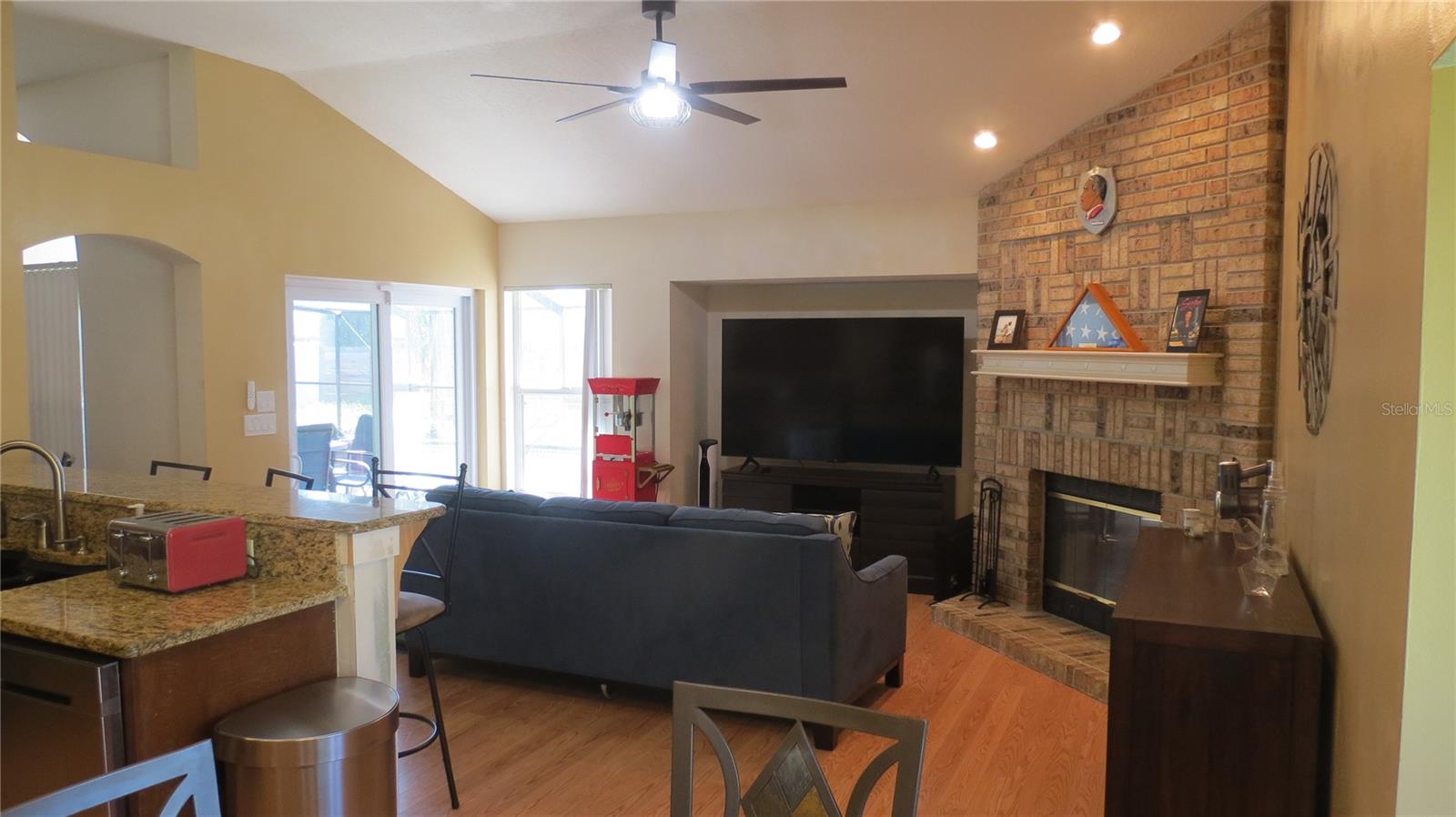 BLOOMINGDALE SEC L UNIT - Residential