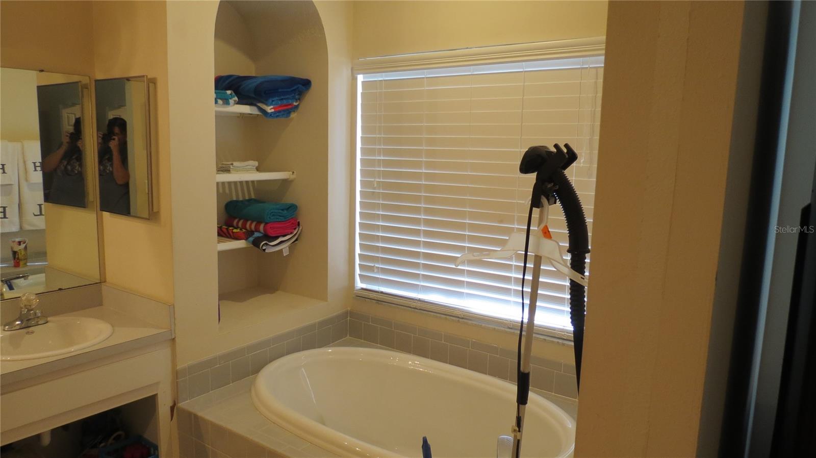 BLOOMINGDALE SEC L UNIT - Residential