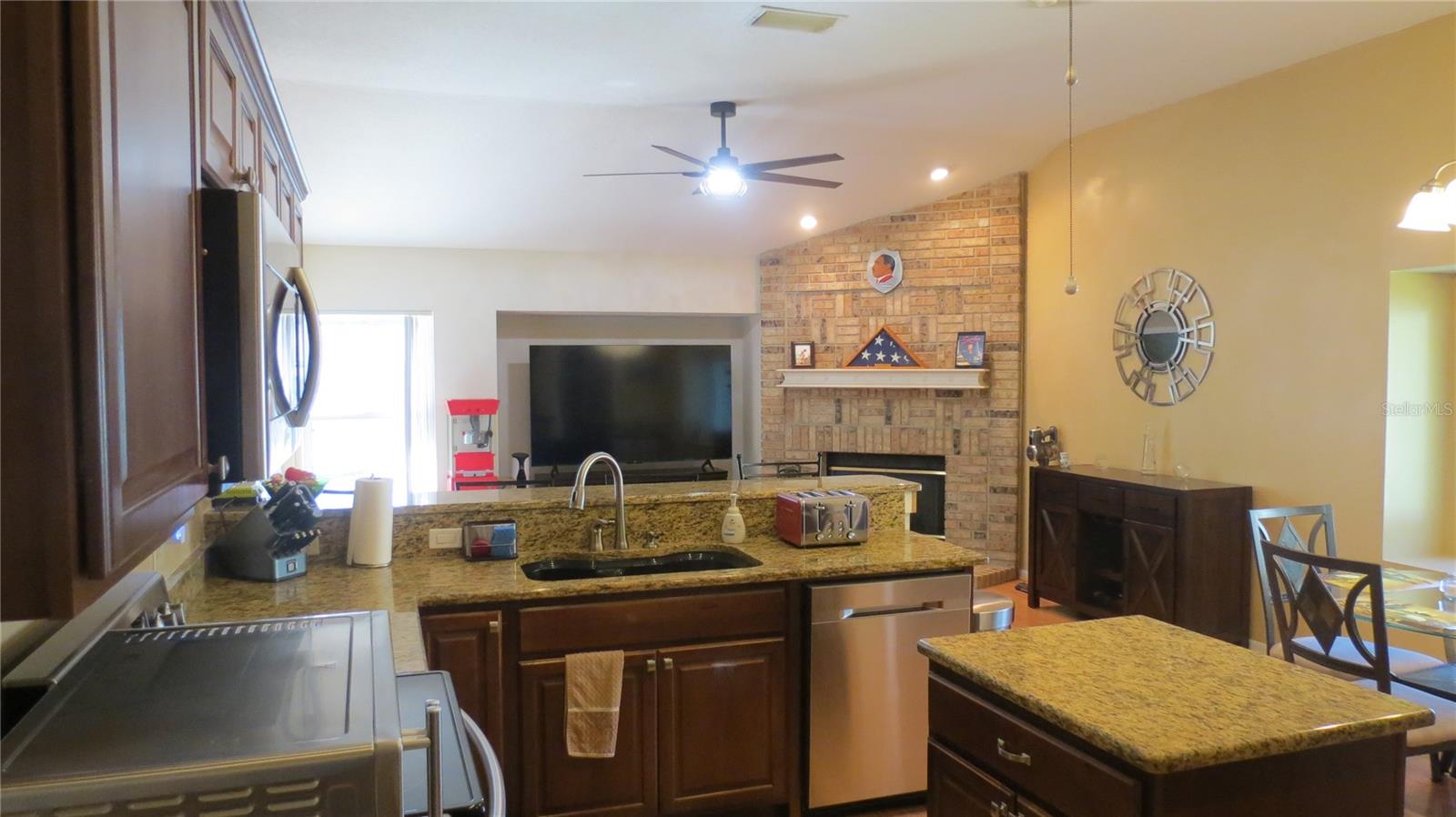 BLOOMINGDALE SEC L UNIT - Residential