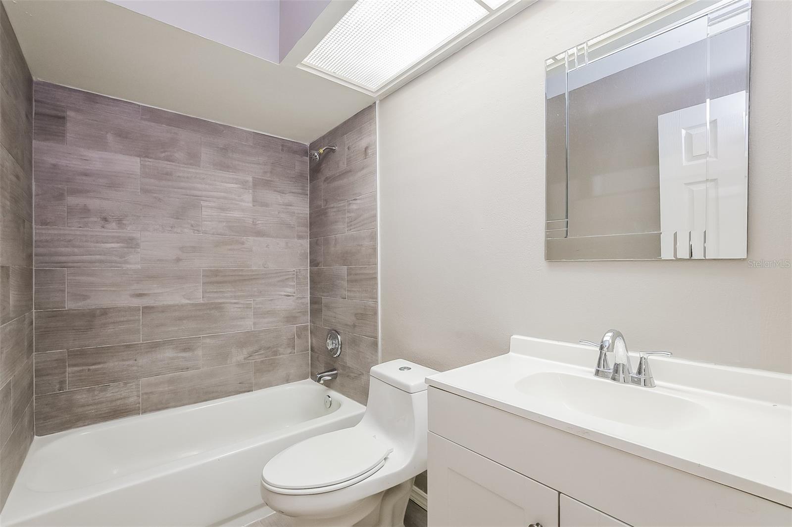 WOODLAND TERRACE AT COUNTRY CREEK - Residential