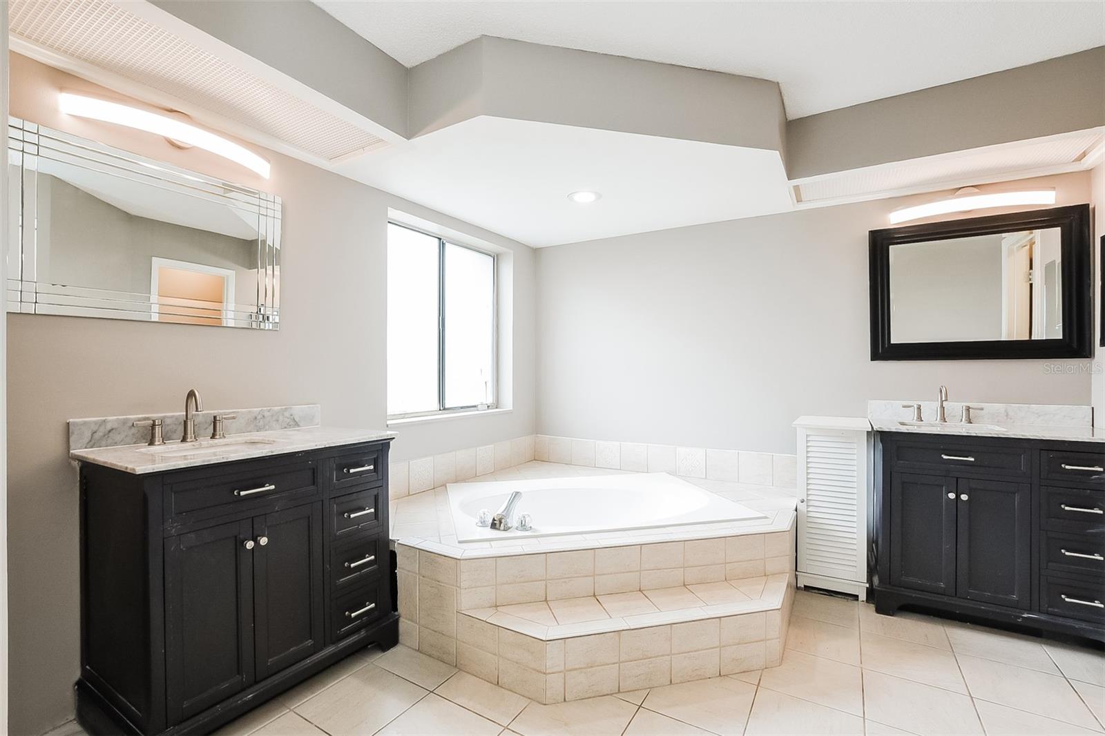 WOODLAND TERRACE AT COUNTRY CREEK - Residential