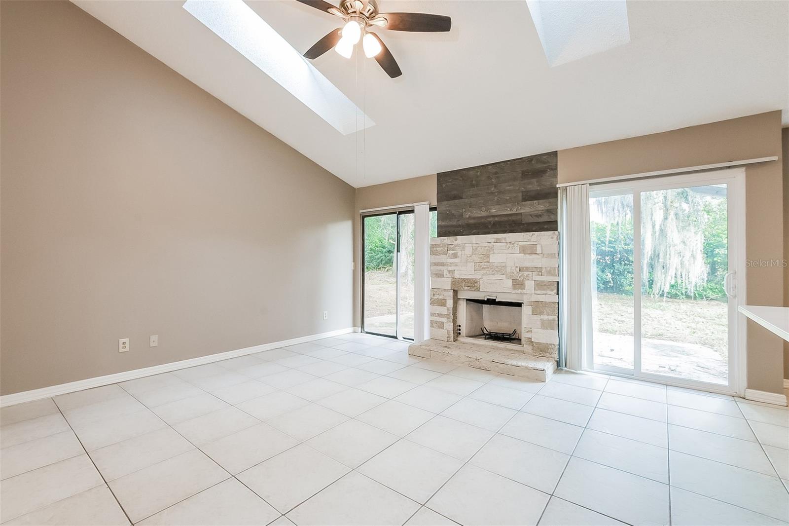 WOODLAND TERRACE AT COUNTRY CREEK - Residential