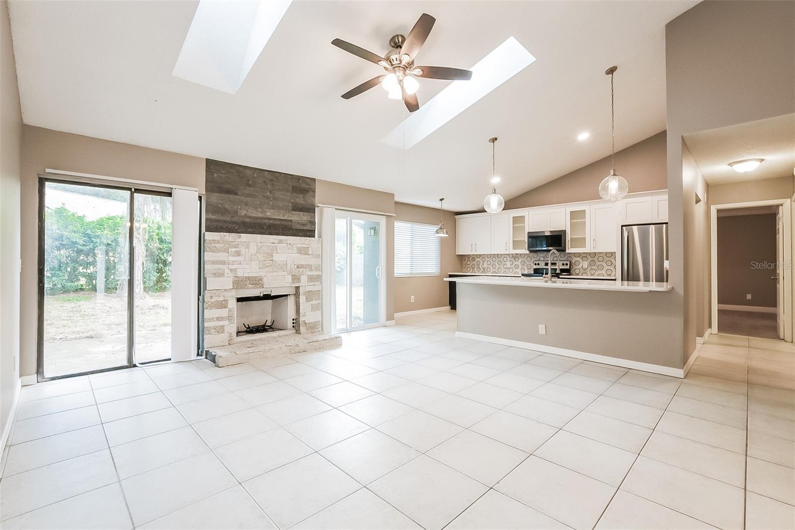 WOODLAND TERRACE AT COUNTRY CREEK - Residential