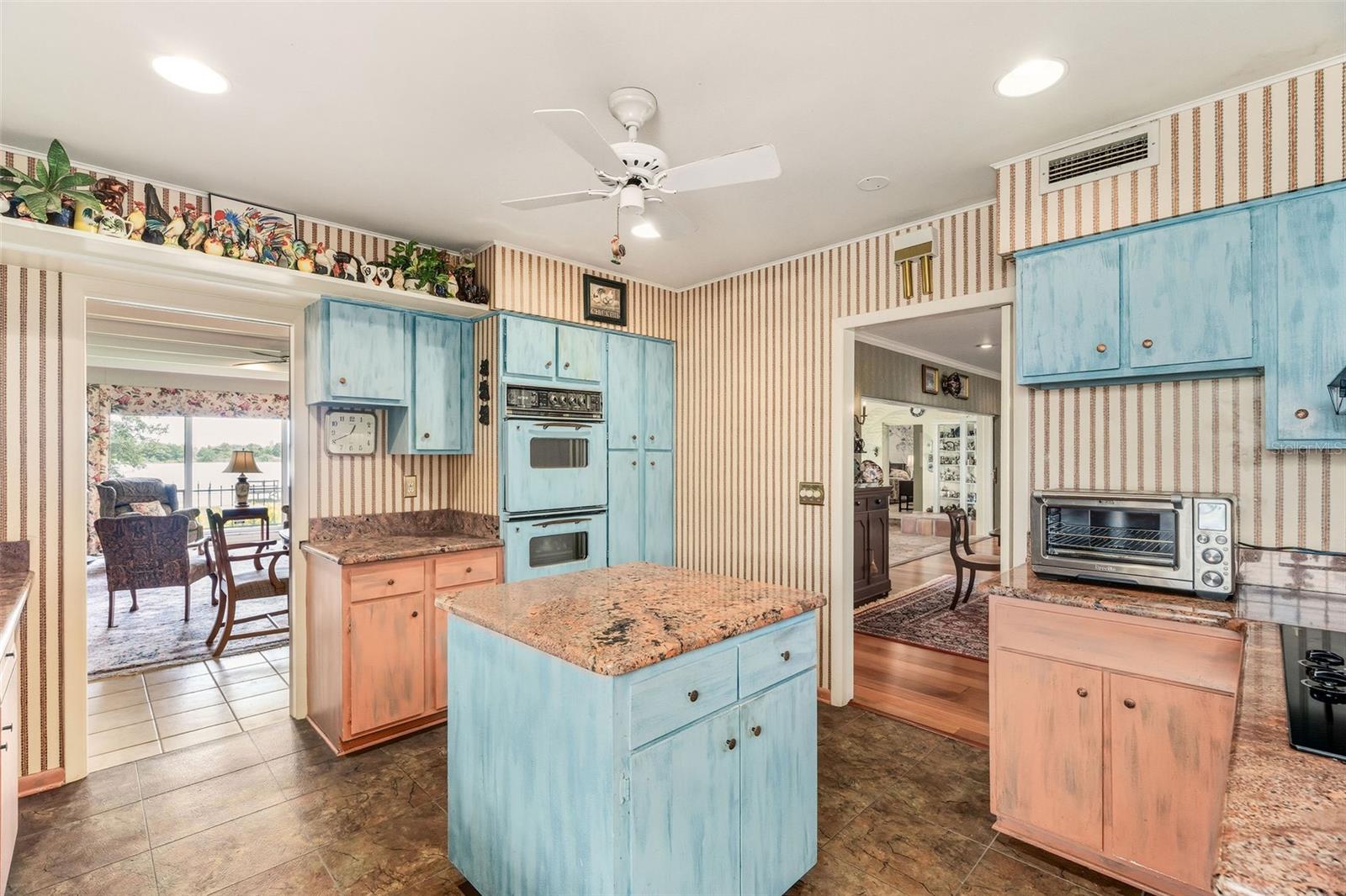 ARDSLEY MANOR - Residential