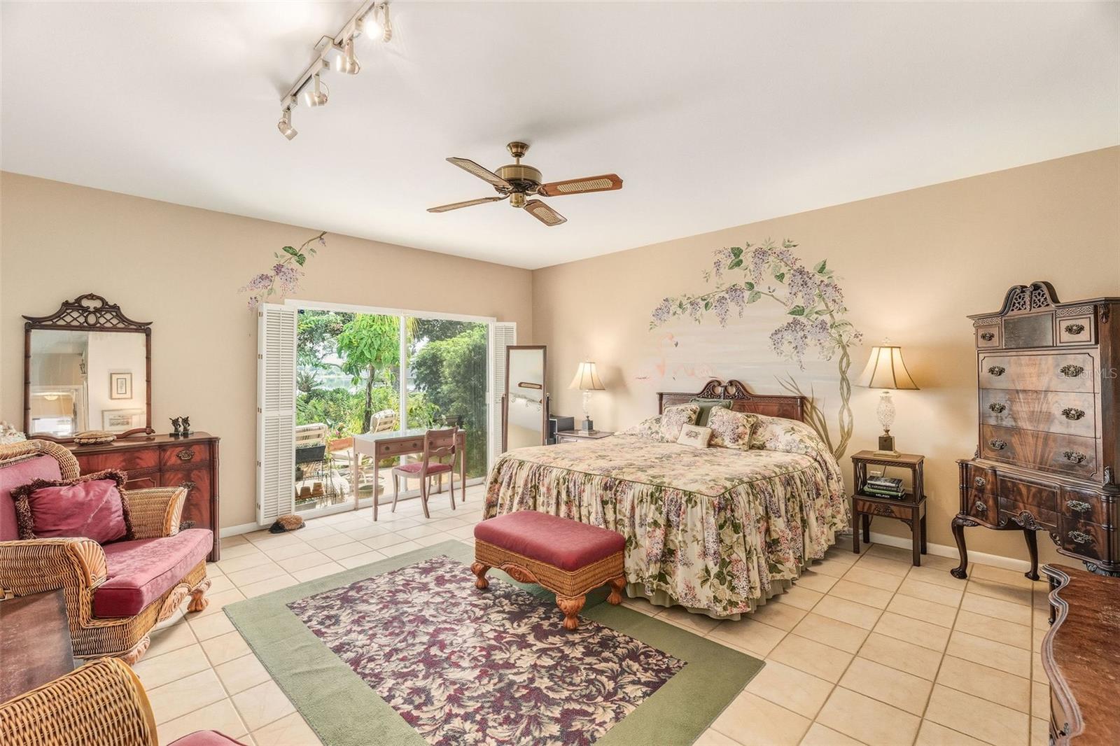 ARDSLEY MANOR - Residential