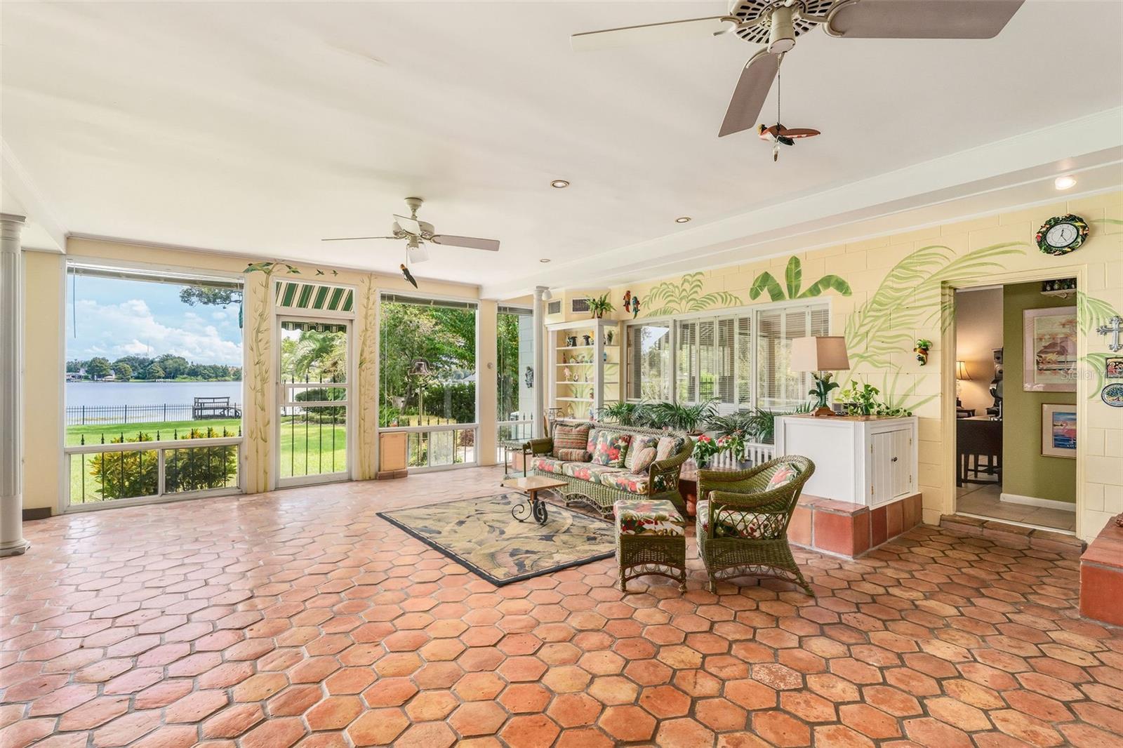 ARDSLEY MANOR - Residential