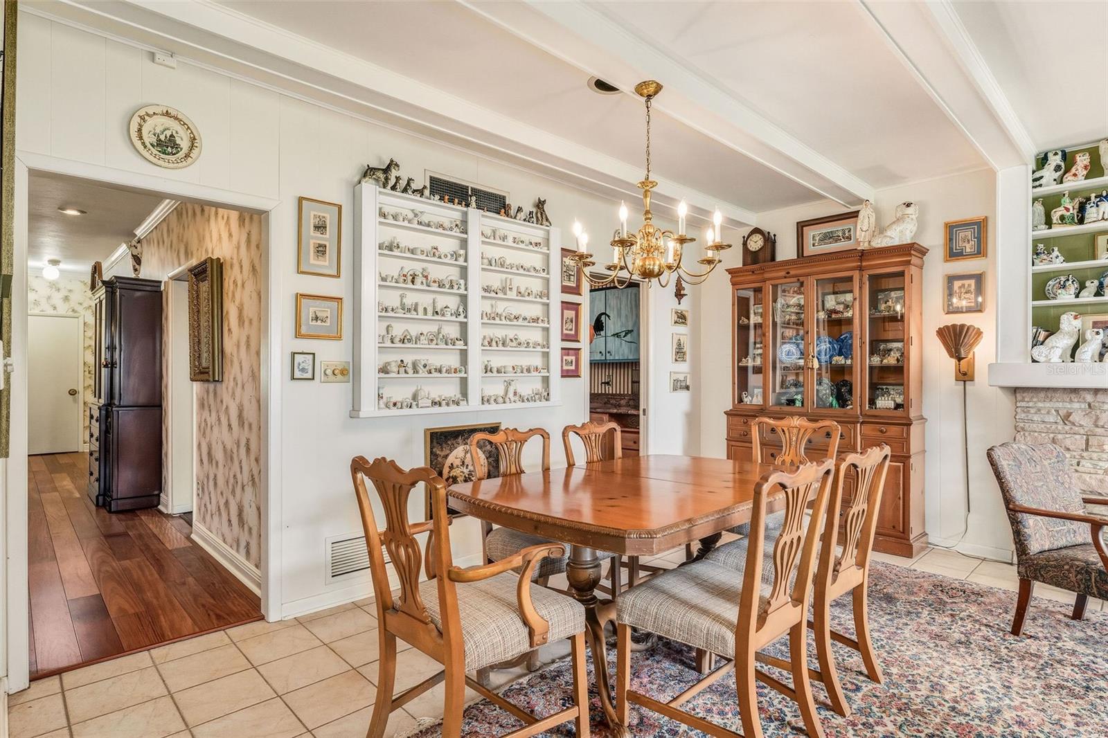 ARDSLEY MANOR - Residential