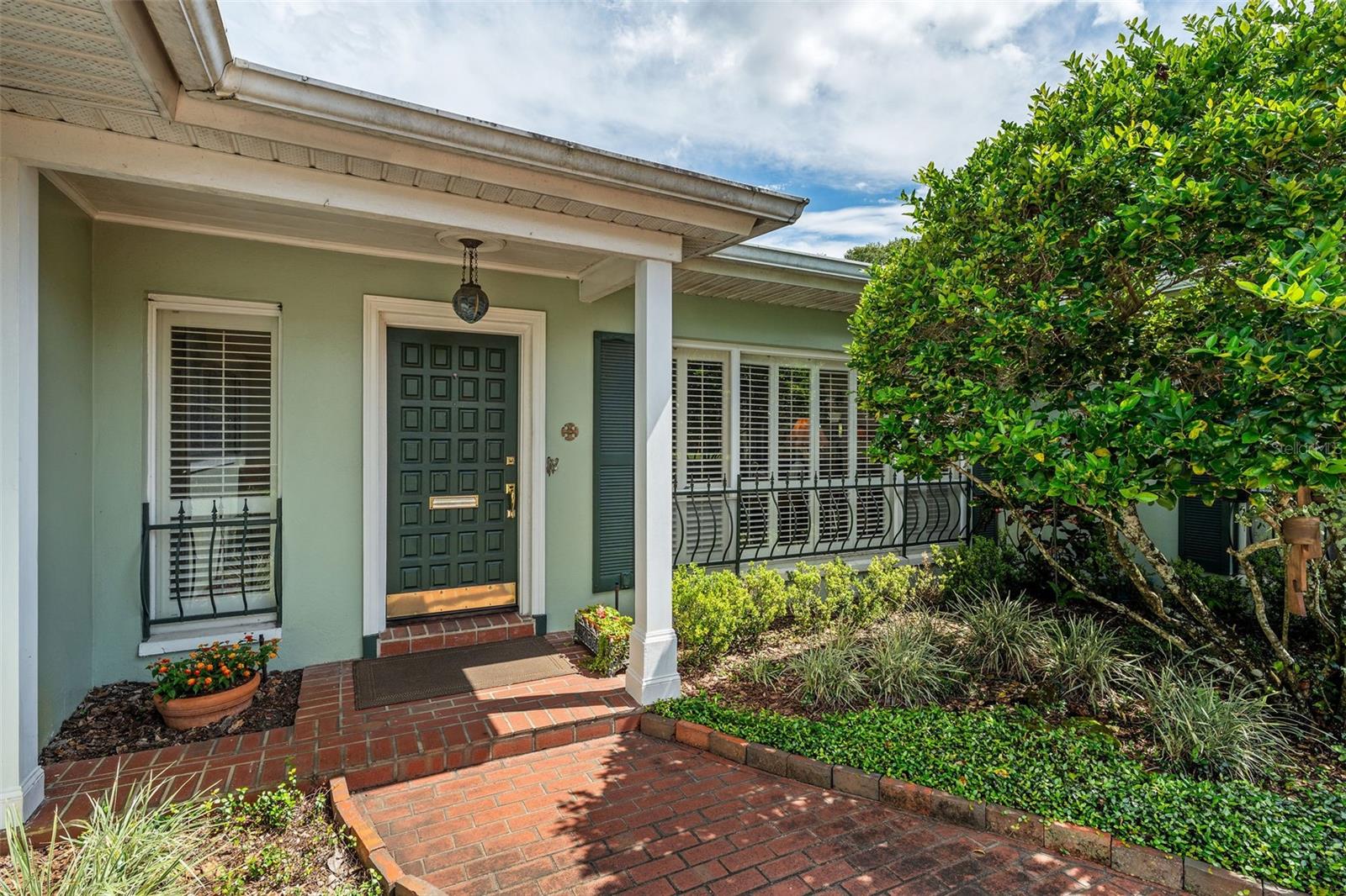 ARDSLEY MANOR - Residential
