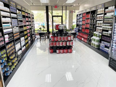 Property photo of 3240 Lithia Pinecrest Road, Valrico, FL 33596