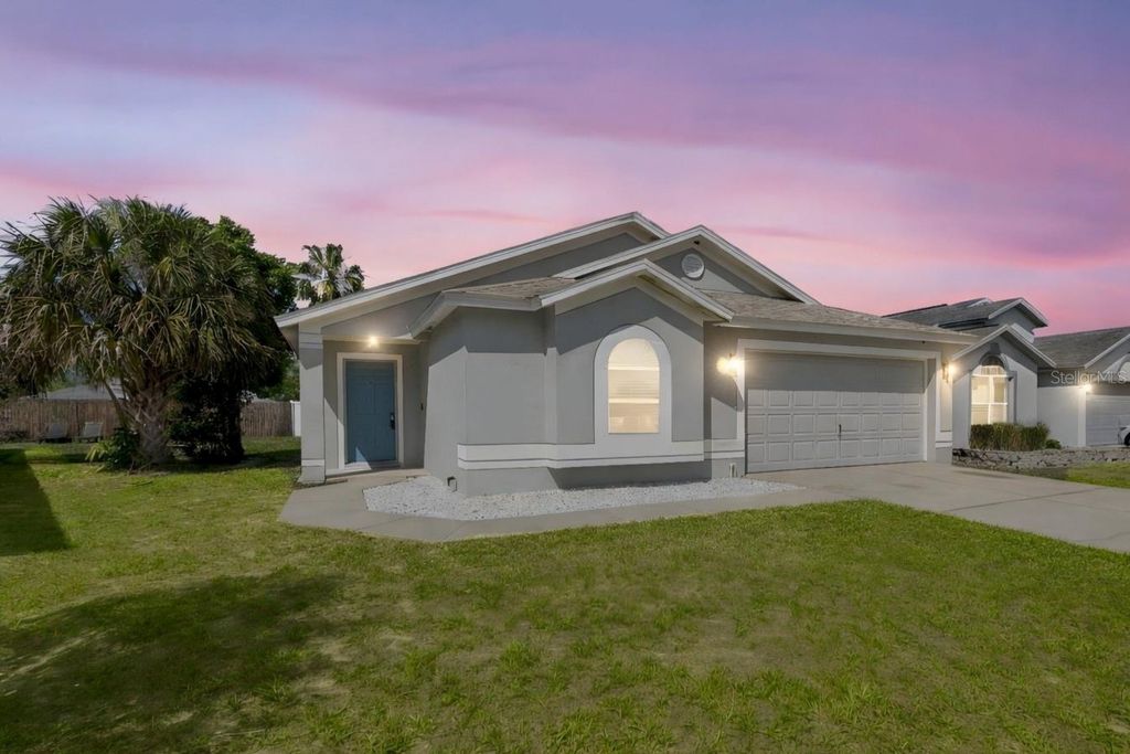 Photo of 1706 Erin Brooke Drive, Valrico, FL 33594 (MLS # TB8497368)