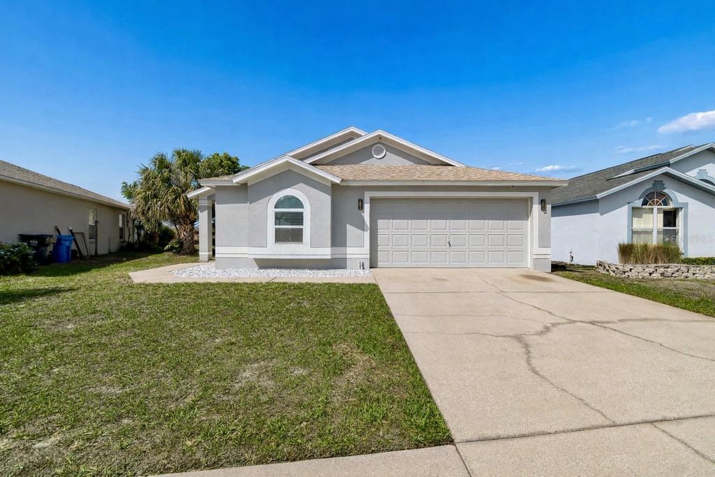 Photo of 1706 Erin Brooke Drive, Valrico, FL 33594 (MLS # TB8497368)