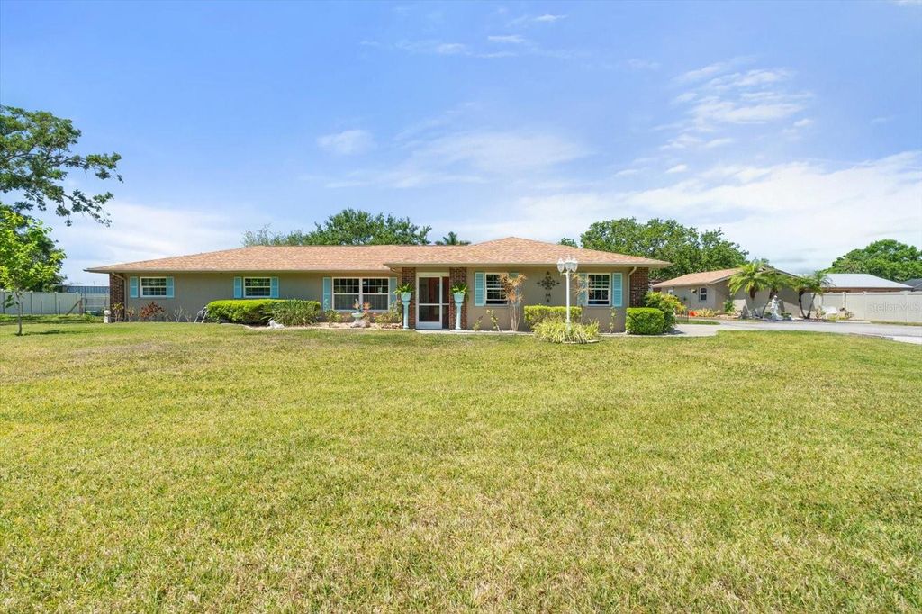 Photo of 5024 37th Street E, Bradenton, FL 34203 (MLS # A4649361)